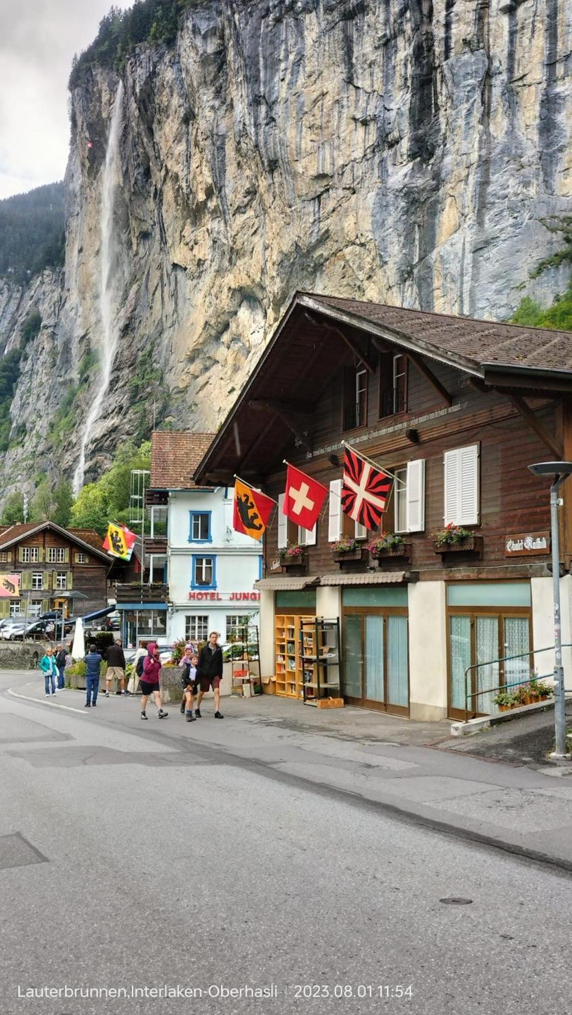 Chalet Maithili Lauterbrunnen -152-Year-Old Majestic Chalet Bagian luar foto