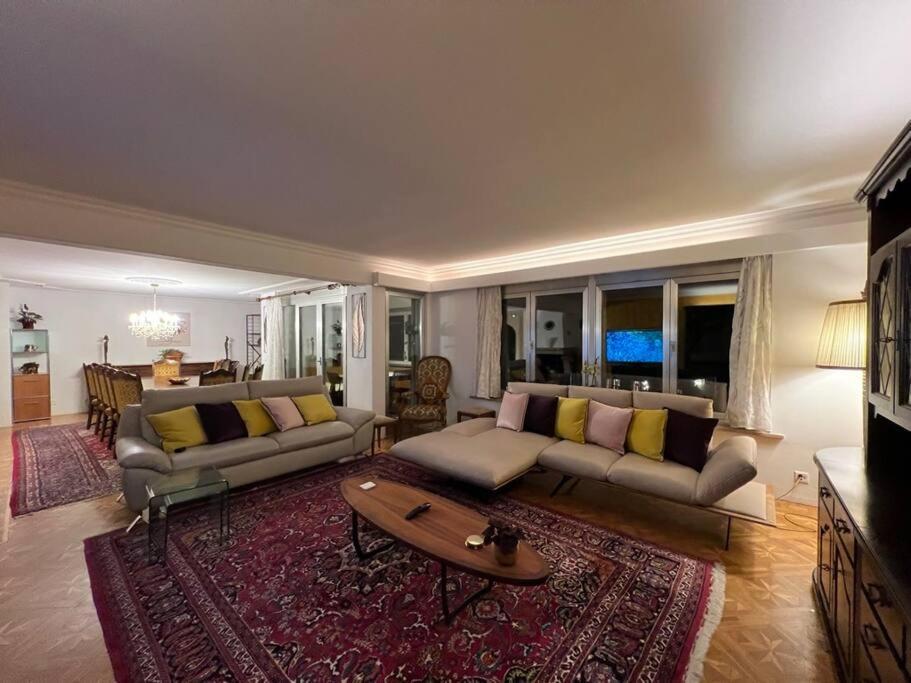 Chalet Maithili Lauterbrunnen -152-Year-Old Majestic Chalet Bagian luar foto