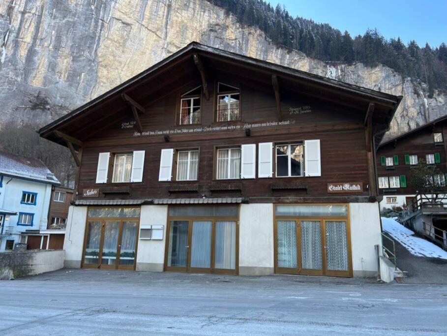 Chalet Maithili Lauterbrunnen -152-Year-Old Majestic Chalet Bagian luar foto